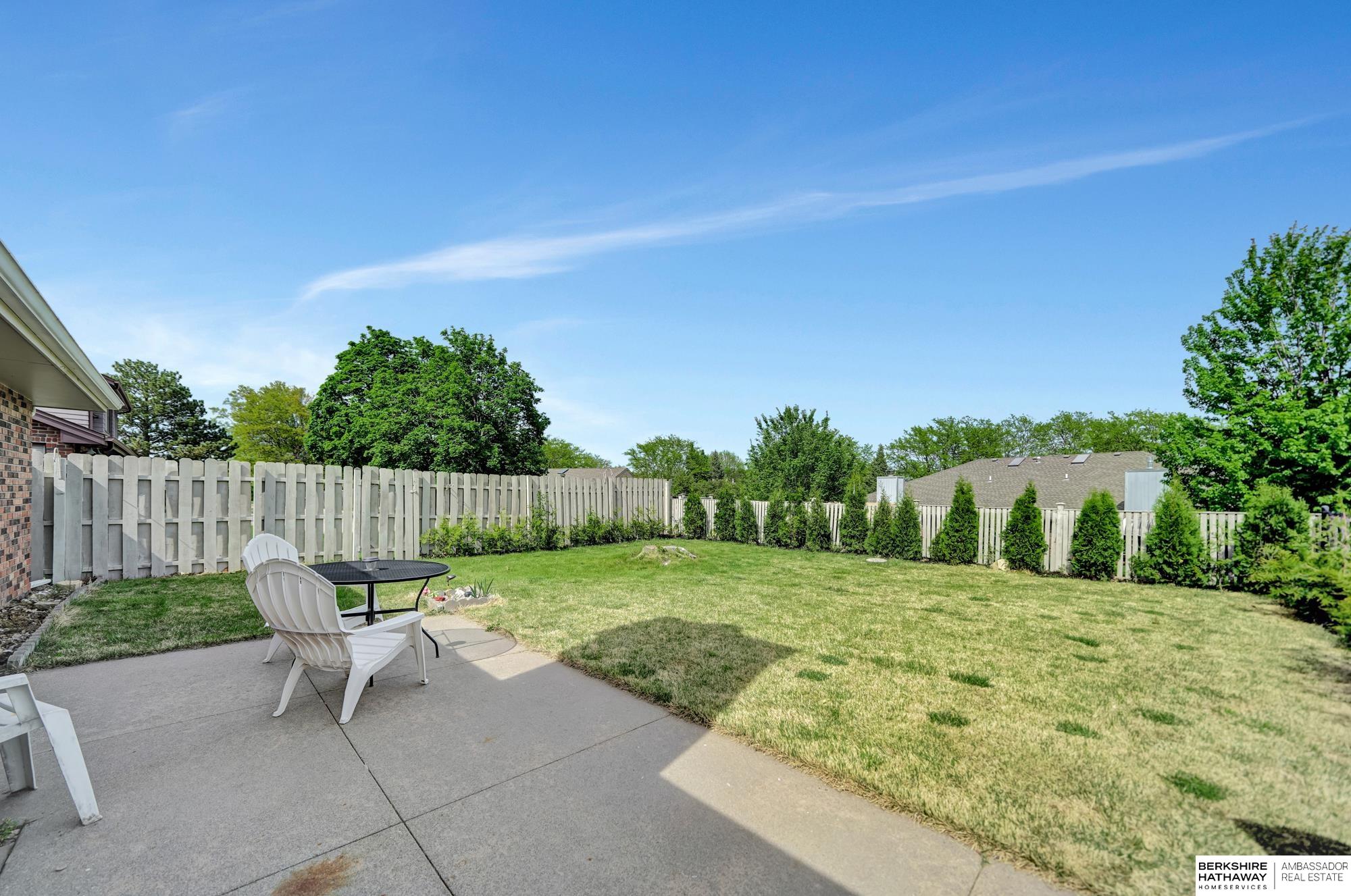 Lincoln, Nebraska 68510, United States, 2 Bedrooms Bedrooms, ,2 BathroomsBathrooms,Residential,Pending,126218