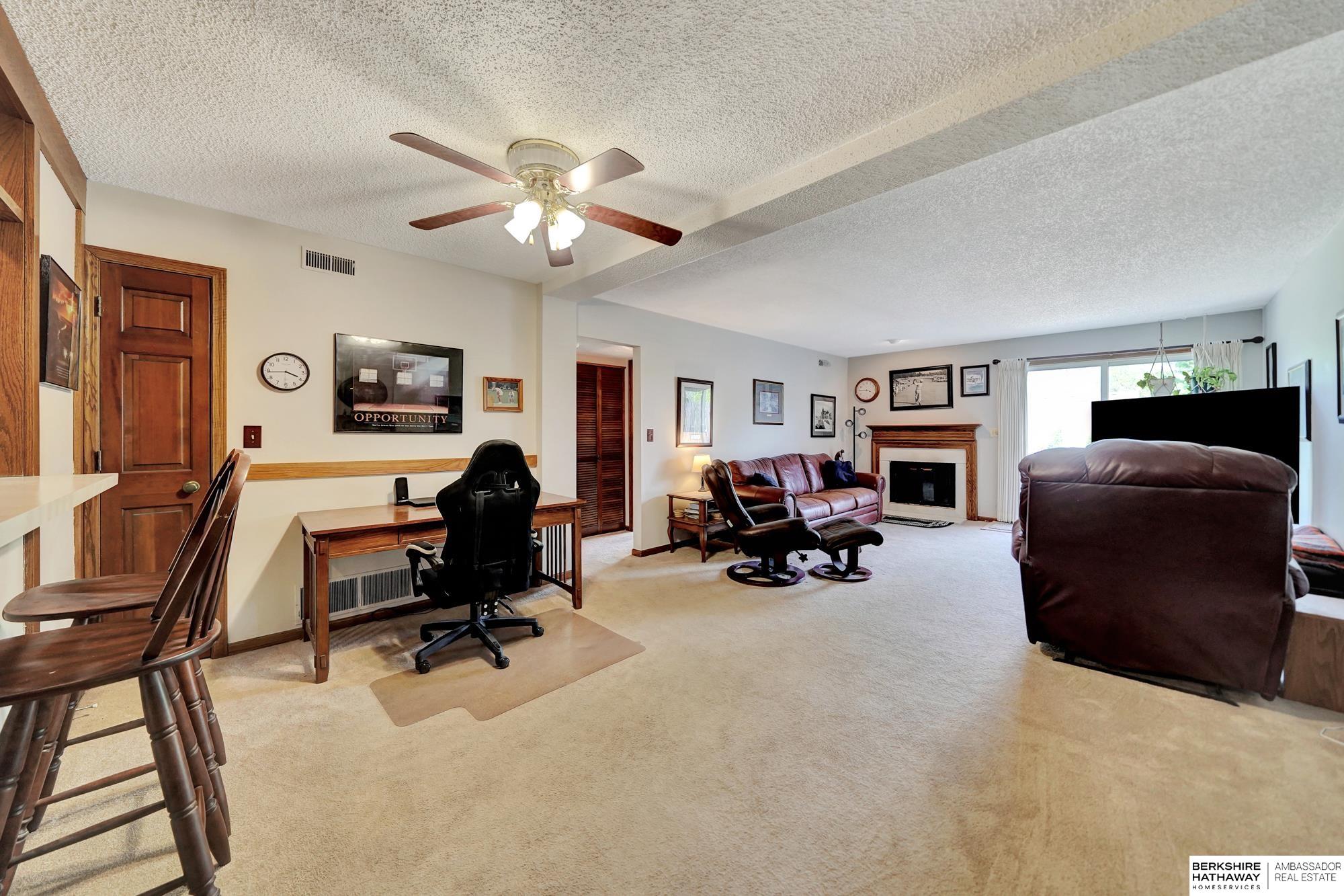 Lincoln, Nebraska 68510, United States, 2 Bedrooms Bedrooms, ,2 BathroomsBathrooms,Residential,Pending,126218