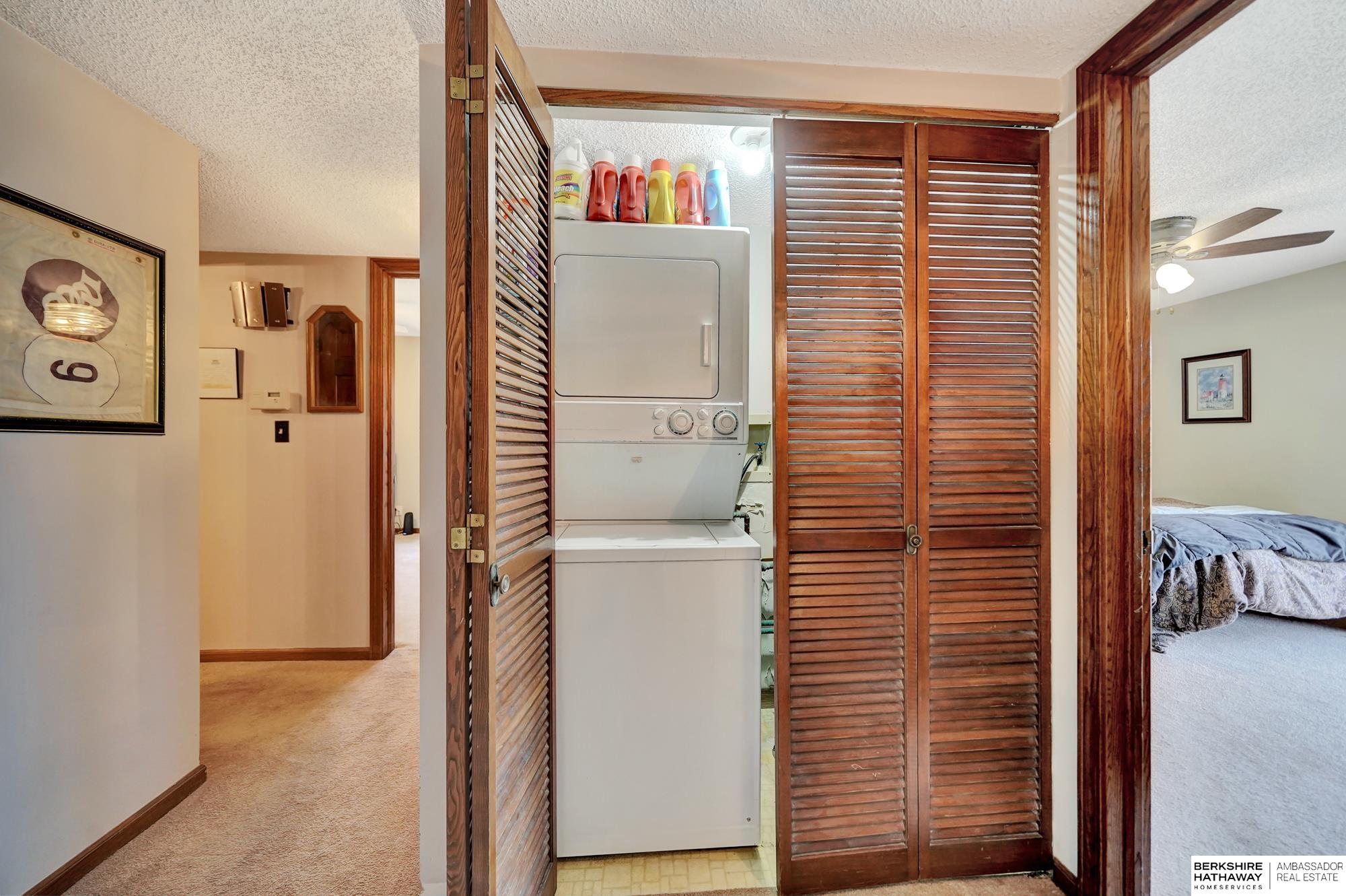 Lincoln, Nebraska 68510, United States, 2 Bedrooms Bedrooms, ,2 BathroomsBathrooms,Residential,Pending,126218