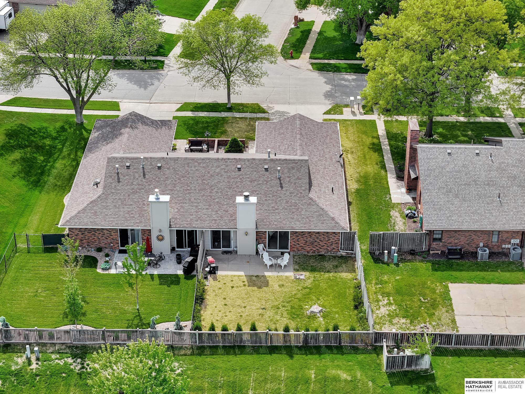 Lincoln, Nebraska 68510, United States, 2 Bedrooms Bedrooms, ,2 BathroomsBathrooms,Residential,Pending,126218