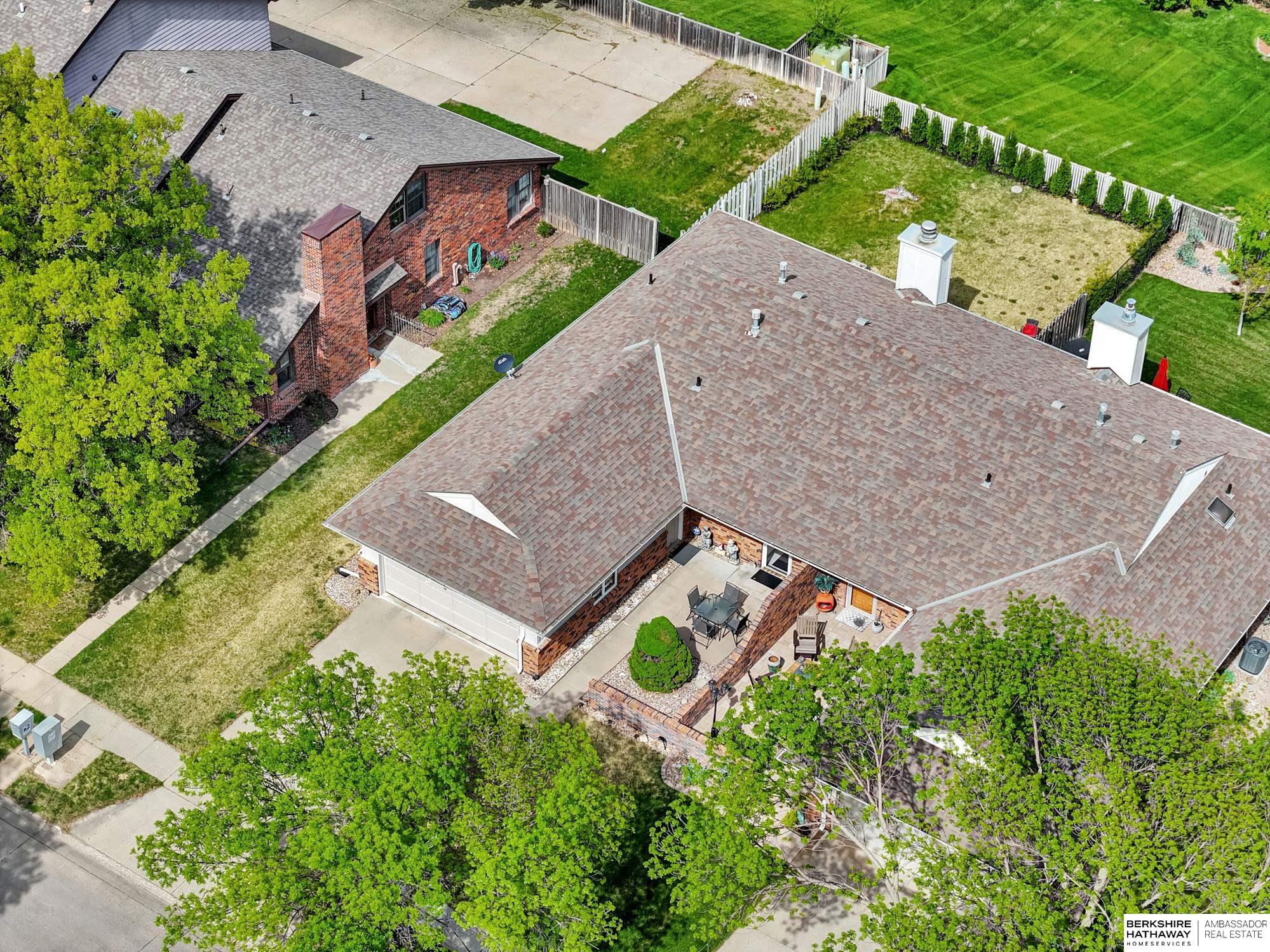 Lincoln, Nebraska 68510, United States, 2 Bedrooms Bedrooms, ,2 BathroomsBathrooms,Residential,Pending,126218