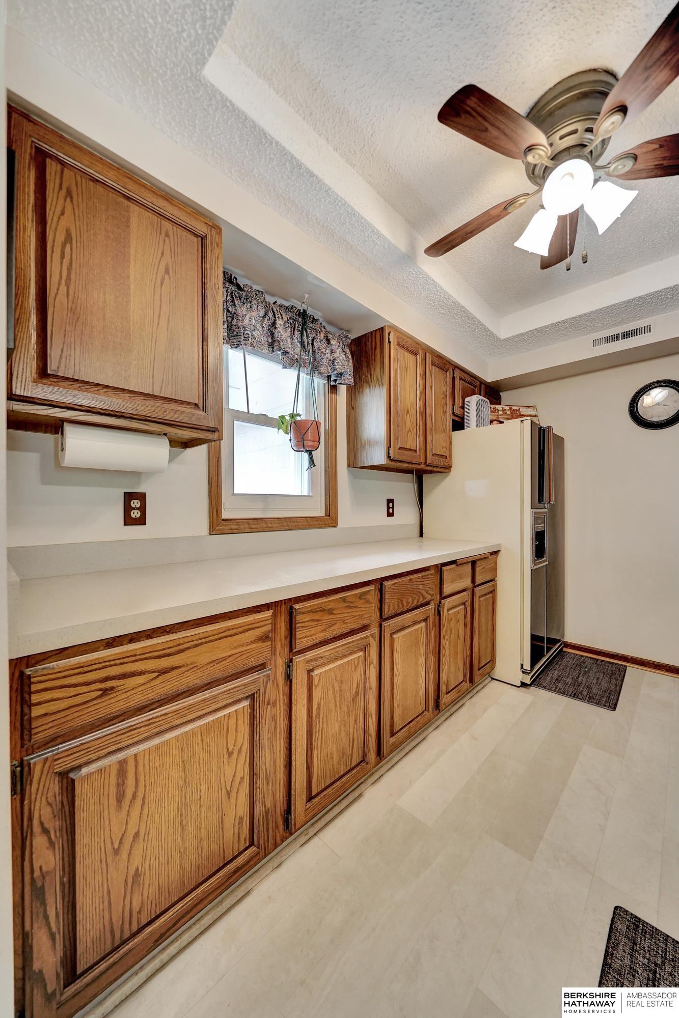 Lincoln, Nebraska 68510, United States, 2 Bedrooms Bedrooms, ,2 BathroomsBathrooms,Residential,Pending,126218