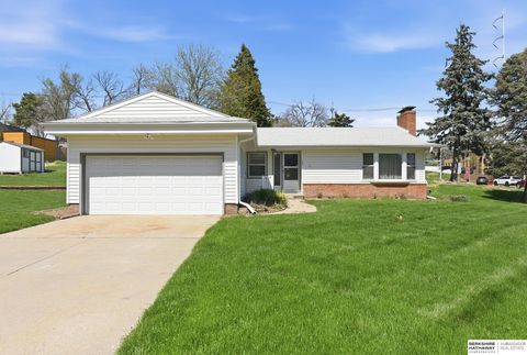 Photo of 7802 Pierce Circle, Omaha, NE 68124 (MLS # 22612847)