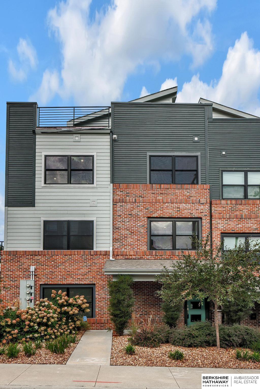 Omaha, Nebraska 68105, United States, 2 Bedrooms Bedrooms, ,3 BathroomsBathrooms,Residential,Active,217481 Omaha, Nebraska 68105, United States, 2 Bedrooms Bedrooms, ,3 BathroomsBathrooms,Residential,Active,217481