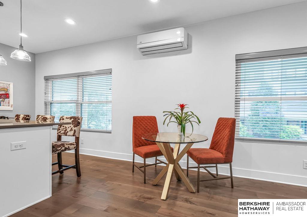 Omaha, Nebraska 68105, United States, 2 Bedrooms Bedrooms, ,3 BathroomsBathrooms,Residential,Active,217481