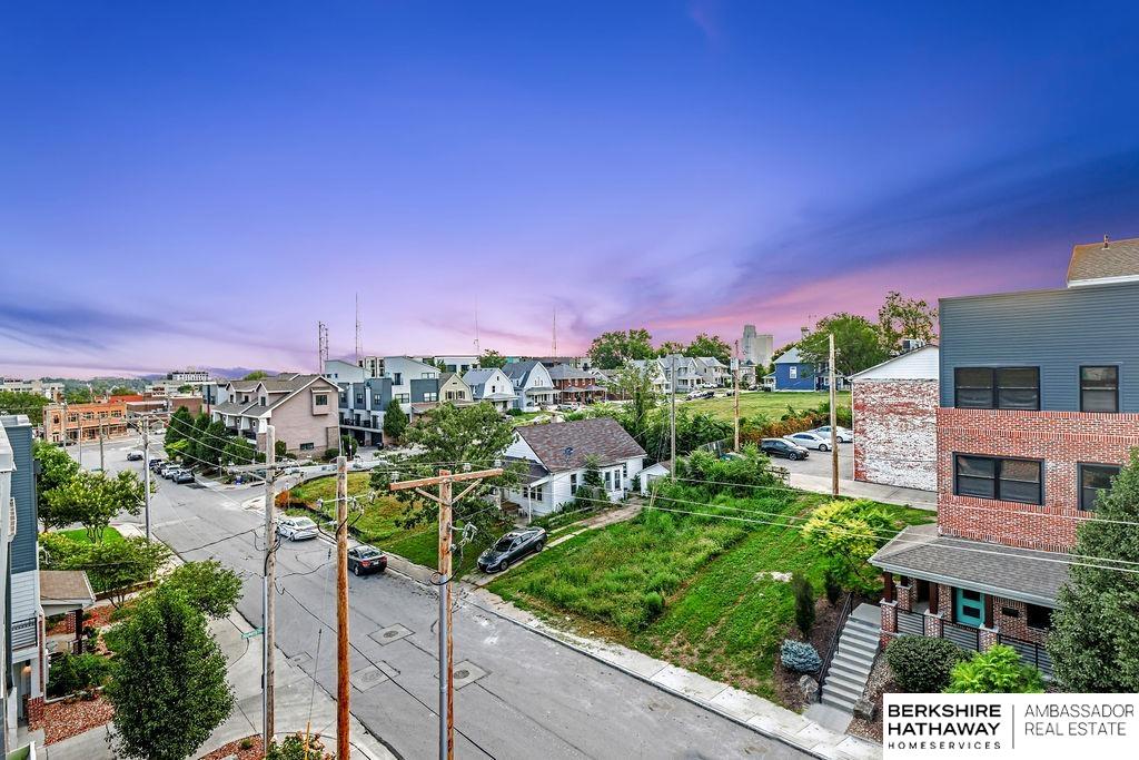 Omaha, Nebraska 68105, United States, 2 Bedrooms Bedrooms, ,3 BathroomsBathrooms,Residential,Active,217481