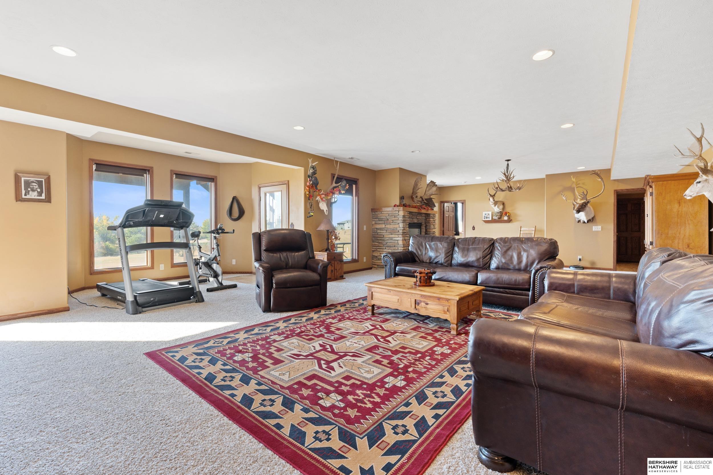 Louisville, Nebraska 68037, United States, 4 Bedrooms Bedrooms, ,3 BathroomsBathrooms,Residential,Active,85761