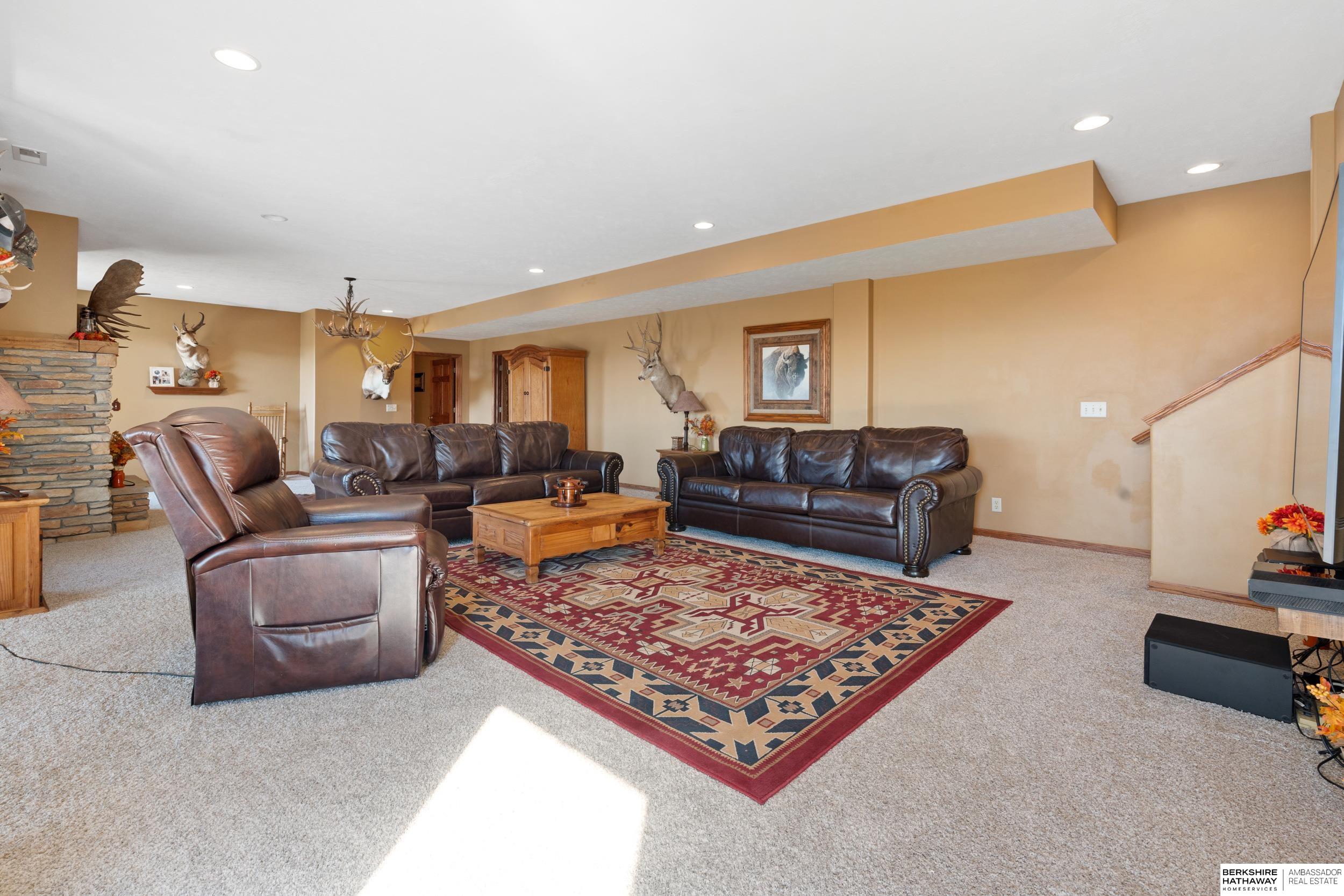 Louisville, Nebraska 68037, United States, 4 Bedrooms Bedrooms, ,3 BathroomsBathrooms,Residential,Active,85761