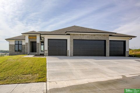 Photo of 10643 S 101st Avenue Circle, Papillion, NE 68046 (MLS # 22602237)