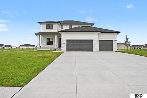 Photo of 5618 Kestrel Parkway, Elkhorn, NE 68022 (MLS # 22616759)
