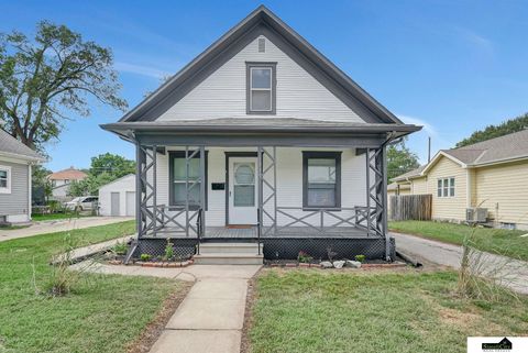 Photo of 1335 N 26 Street, Lincoln, NE 68503 (MLS # 22530491)