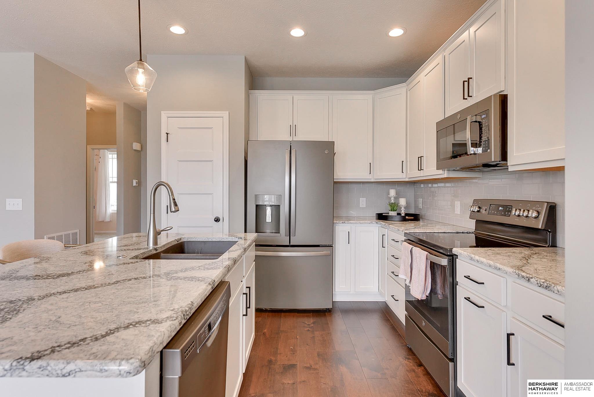 Gretna, Nebraska 68028, United States, 3 Bedrooms Bedrooms, ,3 BathroomsBathrooms,Residential,Pending,120925