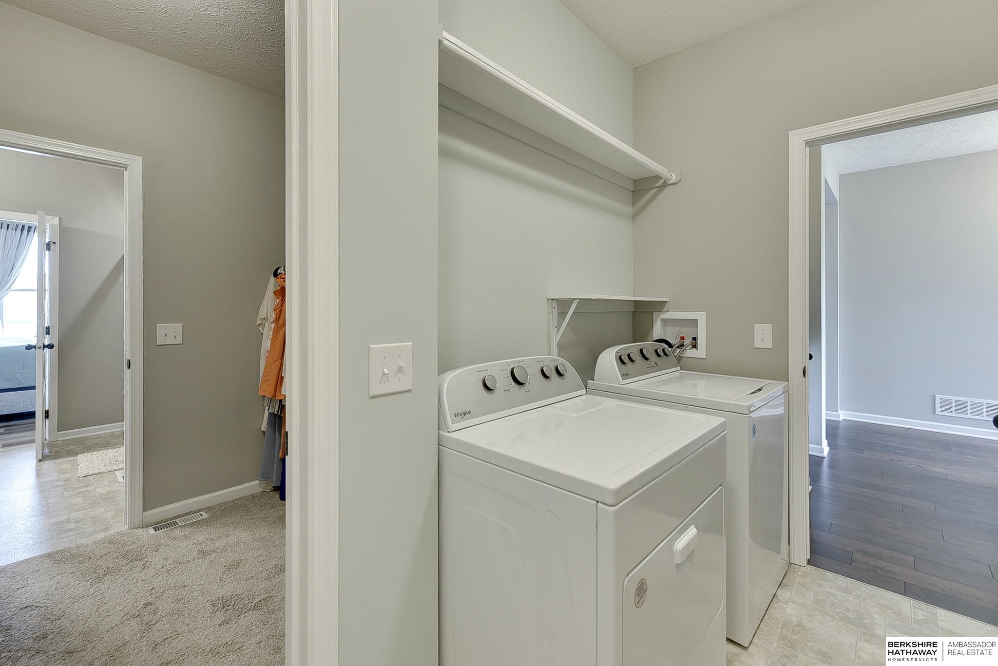 Gretna, Nebraska 68028, United States, 3 Bedrooms Bedrooms, ,3 BathroomsBathrooms,Residential,Pending,120925