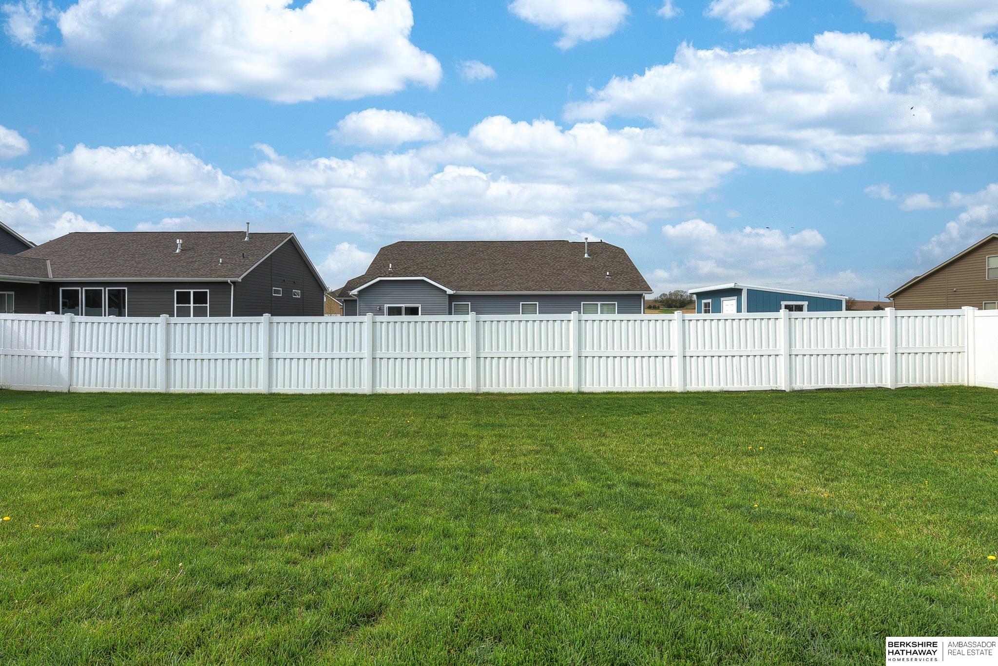 Gretna, Nebraska 68028, United States, 3 Bedrooms Bedrooms, ,3 BathroomsBathrooms,Residential,Pending,120925