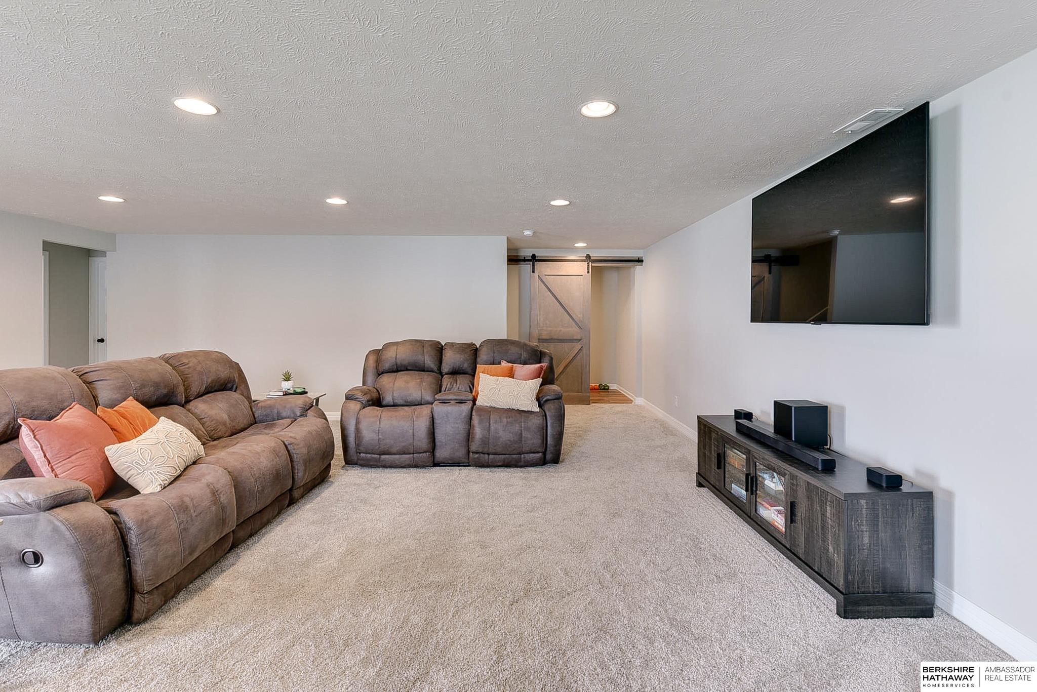 Gretna, Nebraska 68028, United States, 3 Bedrooms Bedrooms, ,3 BathroomsBathrooms,Residential,Pending,120925