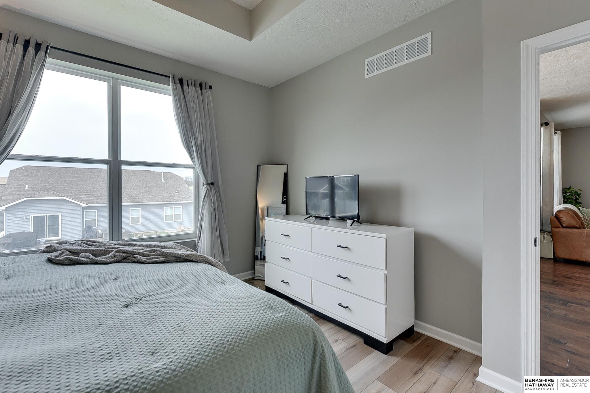 Gretna, Nebraska 68028, United States, 3 Bedrooms Bedrooms, ,3 BathroomsBathrooms,Residential,Pending,120925