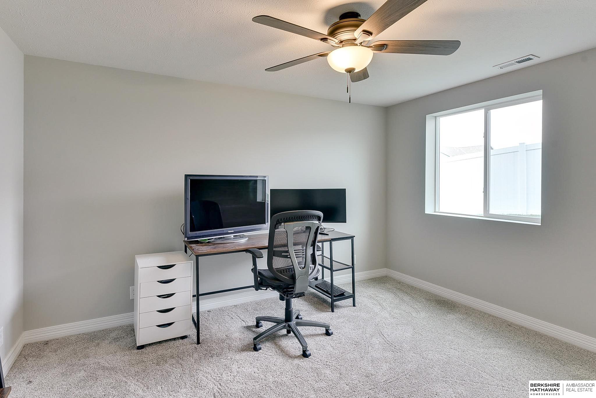 Gretna, Nebraska 68028, United States, 3 Bedrooms Bedrooms, ,3 BathroomsBathrooms,Residential,Pending,120925