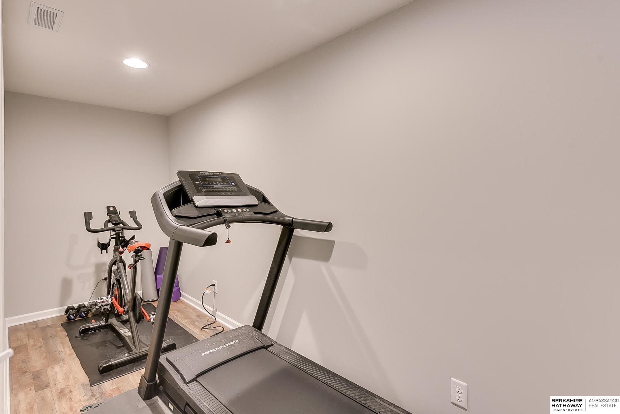 Gretna, Nebraska 68028, United States, 3 Bedrooms Bedrooms, ,3 BathroomsBathrooms,Residential,Pending,120925