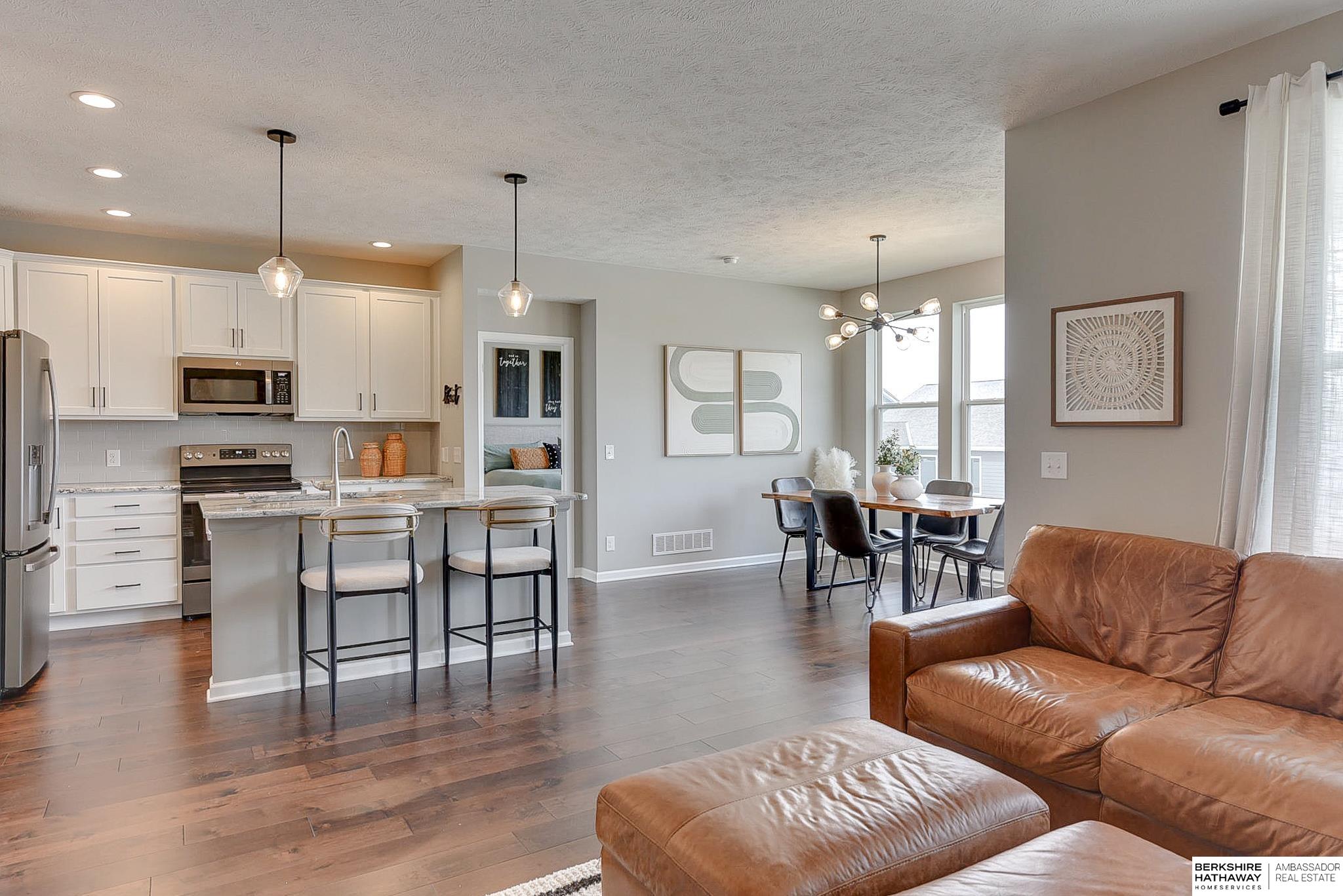 Gretna, Nebraska 68028, United States, 3 Bedrooms Bedrooms, ,3 BathroomsBathrooms,Residential,Pending,120925