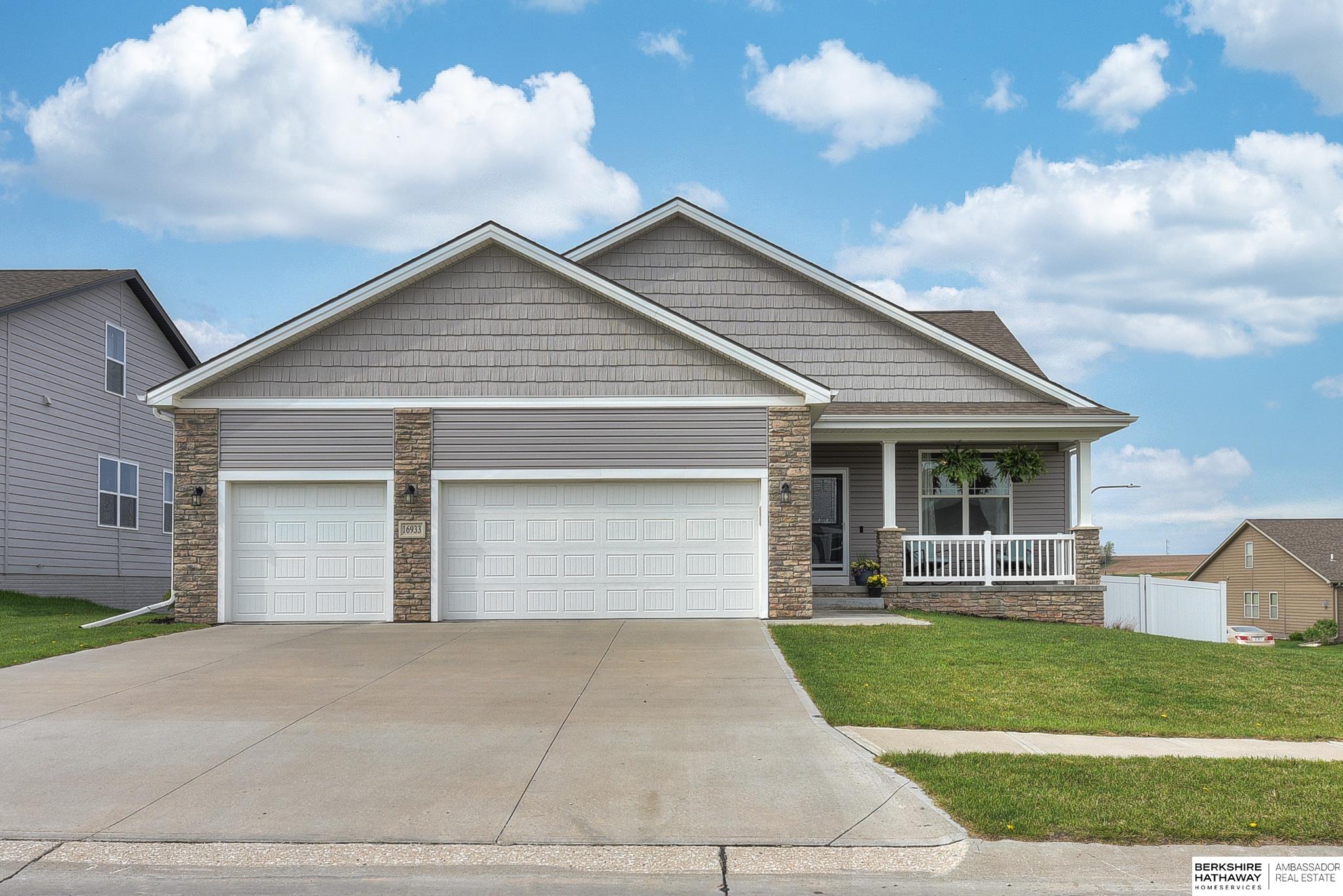 Gretna, Nebraska 68028, United States, 3 Bedrooms Bedrooms, ,3 BathroomsBathrooms,Residential,Pending,120925 Gretna, Nebraska 68028, United States, 3 Bedrooms Bedrooms, ,3 BathroomsBathrooms,Residential,Pending,120925