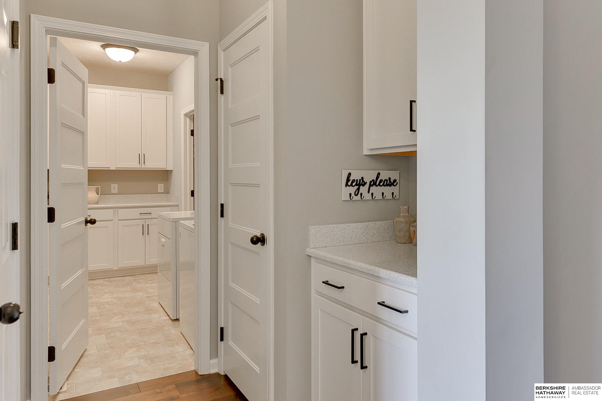 Gretna, Nebraska 68028, United States, 3 Bedrooms Bedrooms, ,3 BathroomsBathrooms,Residential,Pending,120925