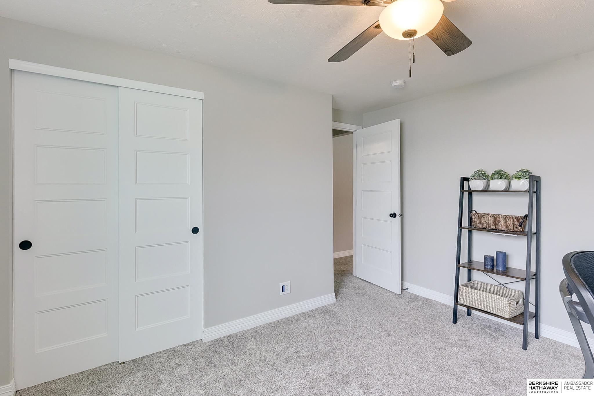 Gretna, Nebraska 68028, United States, 3 Bedrooms Bedrooms, ,3 BathroomsBathrooms,Residential,Pending,120925