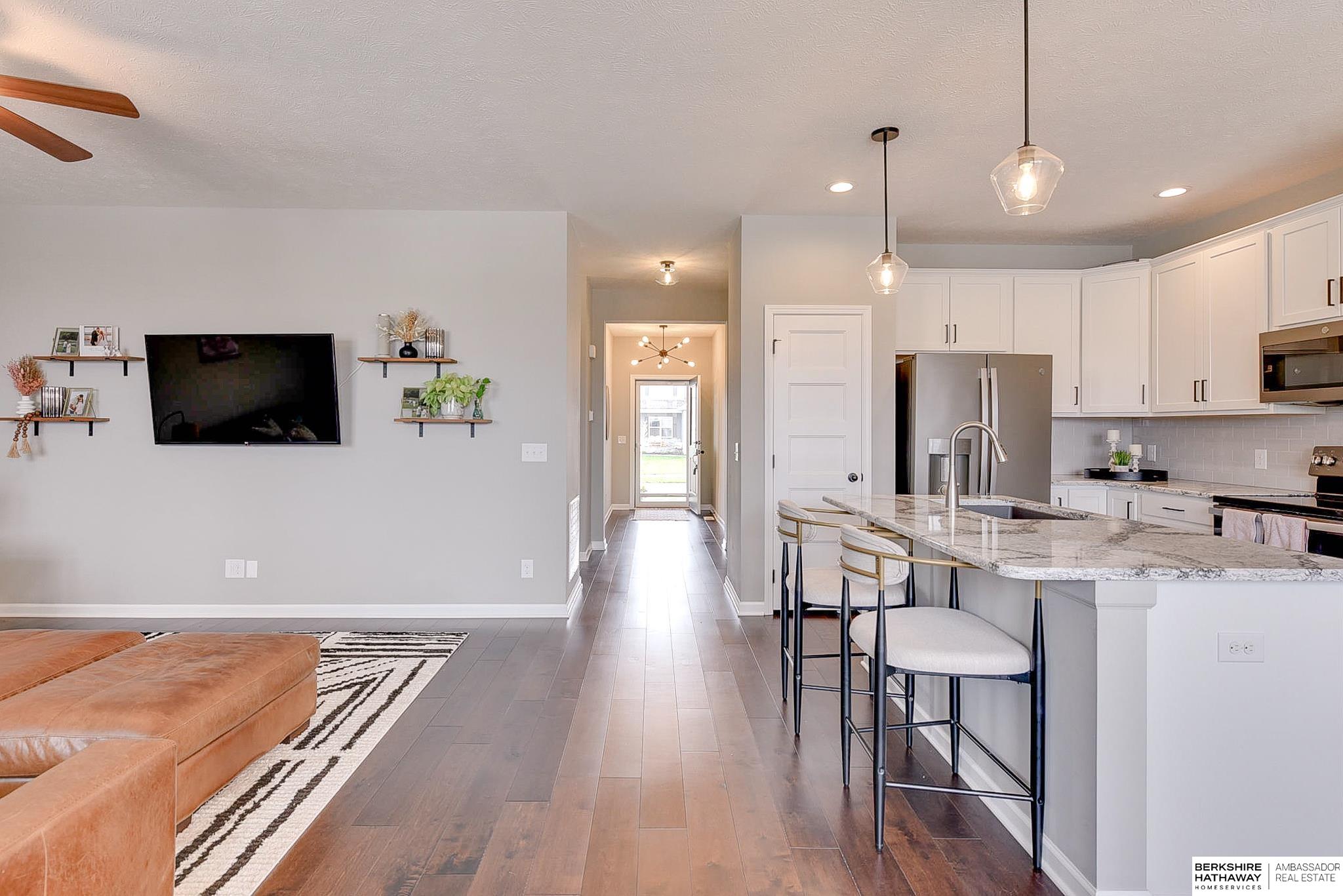 Gretna, Nebraska 68028, United States, 3 Bedrooms Bedrooms, ,3 BathroomsBathrooms,Residential,Pending,120925