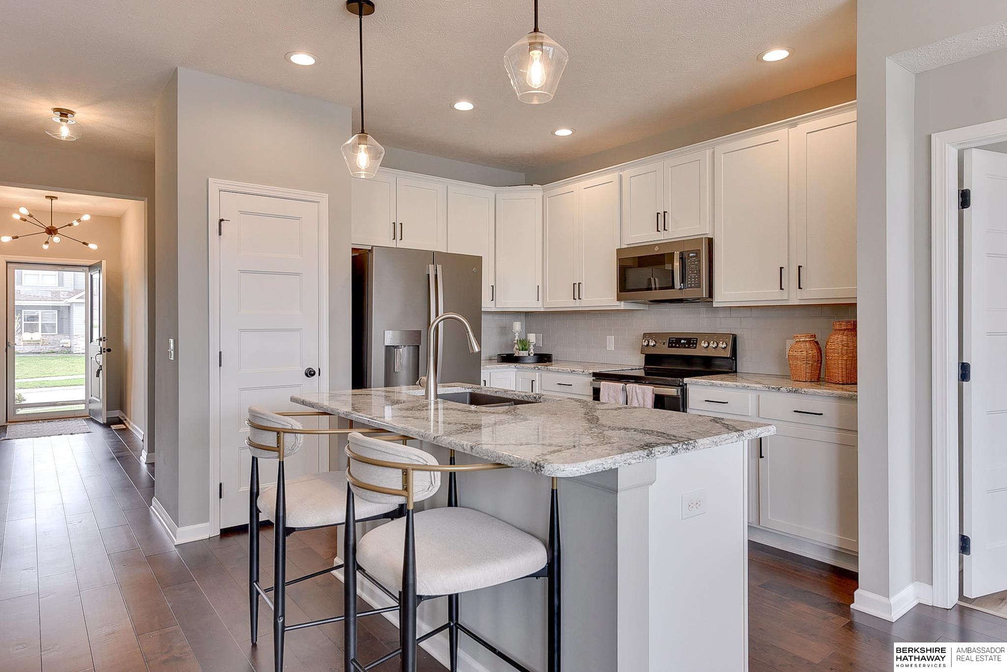 Gretna, Nebraska 68028, United States, 3 Bedrooms Bedrooms, ,3 BathroomsBathrooms,Residential,Pending,120925