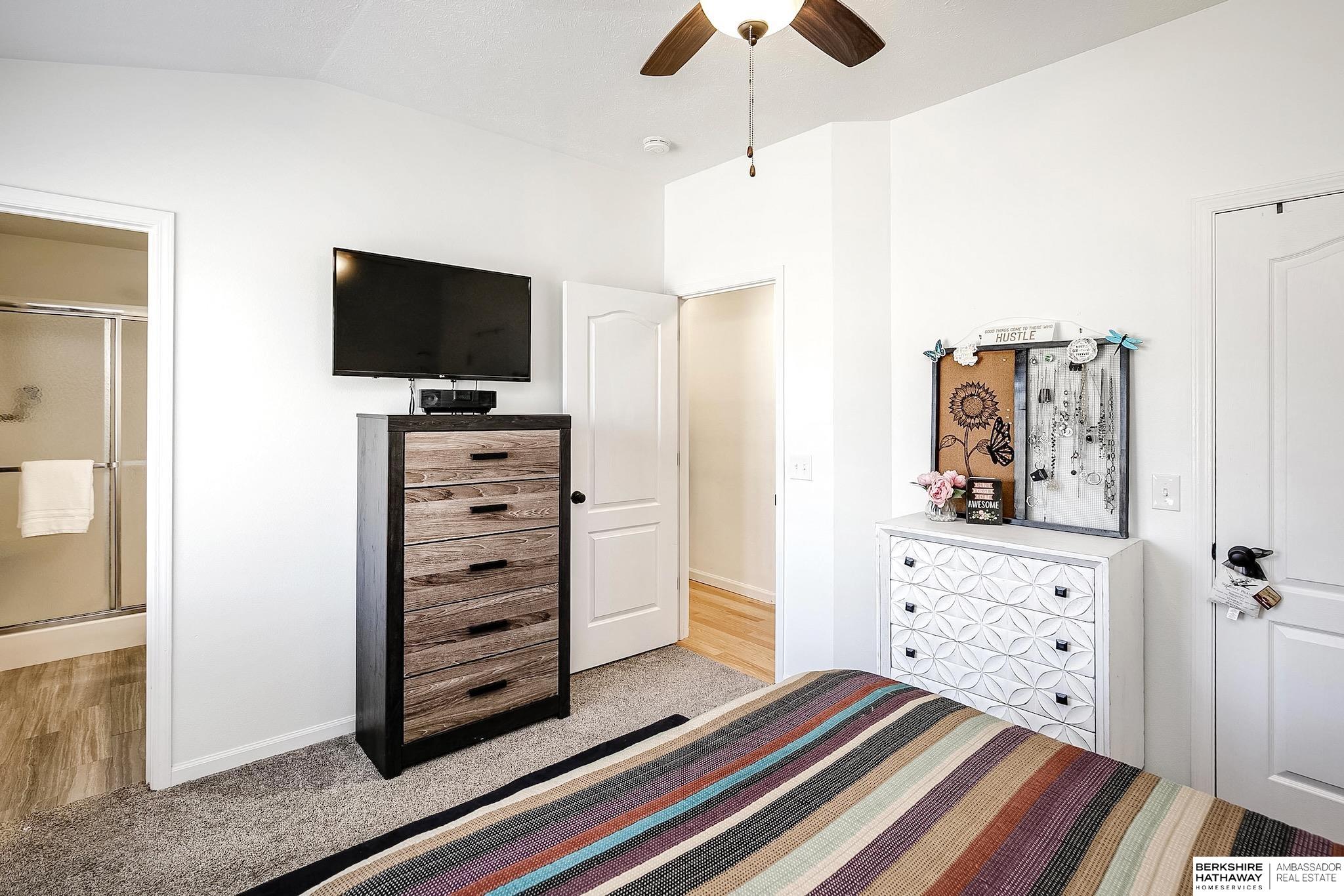 Omaha, Nebraska 68116, United States, 3 Bedrooms Bedrooms, ,2 BathroomsBathrooms,Residential,Active,215528