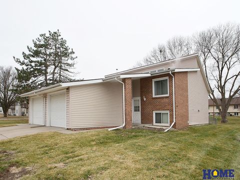 Photo of 271 Parkside Lane, Lincoln, NE 68521 (MLS # 22600455)