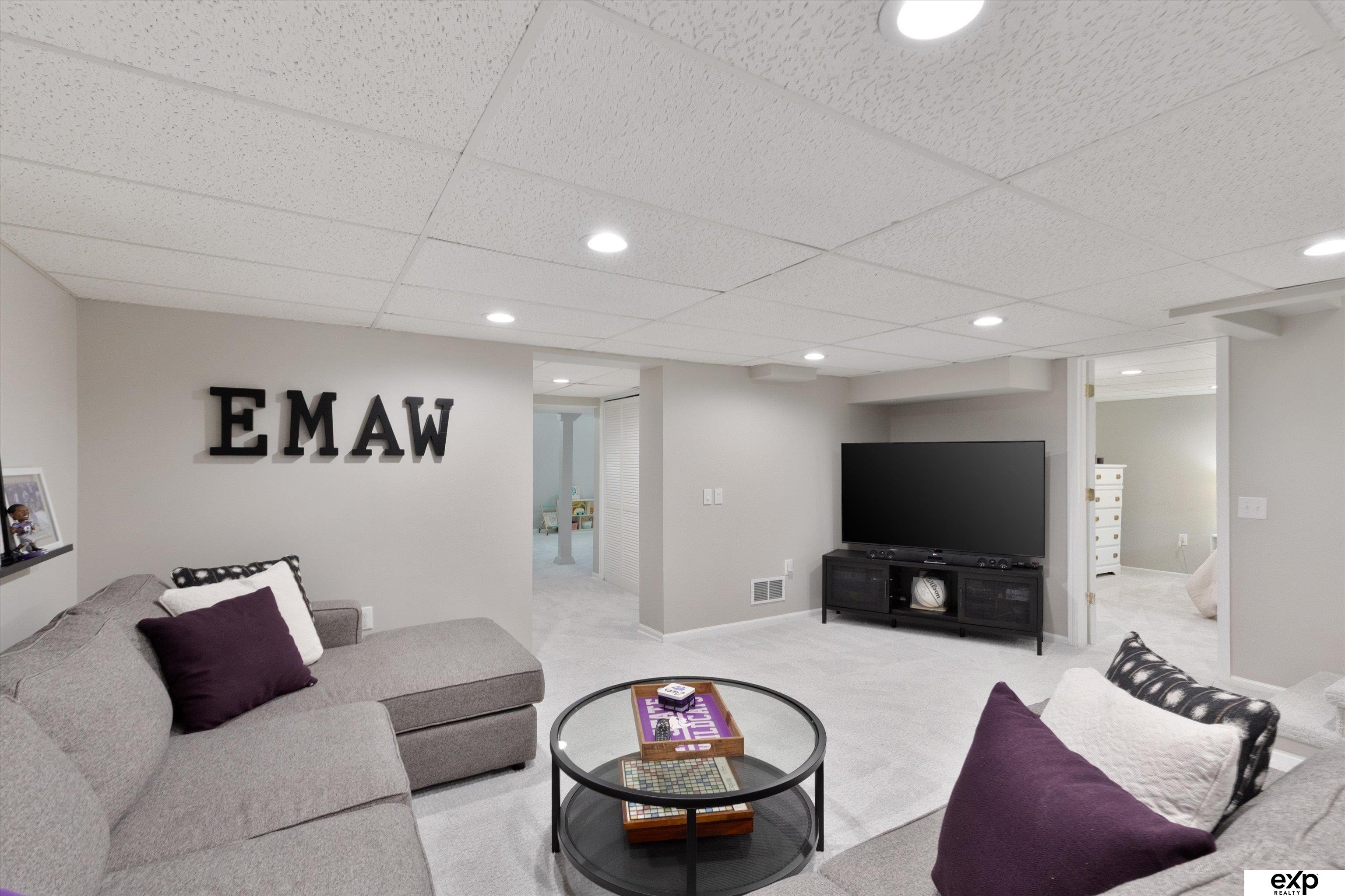 Omaha, Nebraska 68106, United States, 3 Bedrooms Bedrooms, ,3 BathroomsBathrooms,Residential,Active,168082