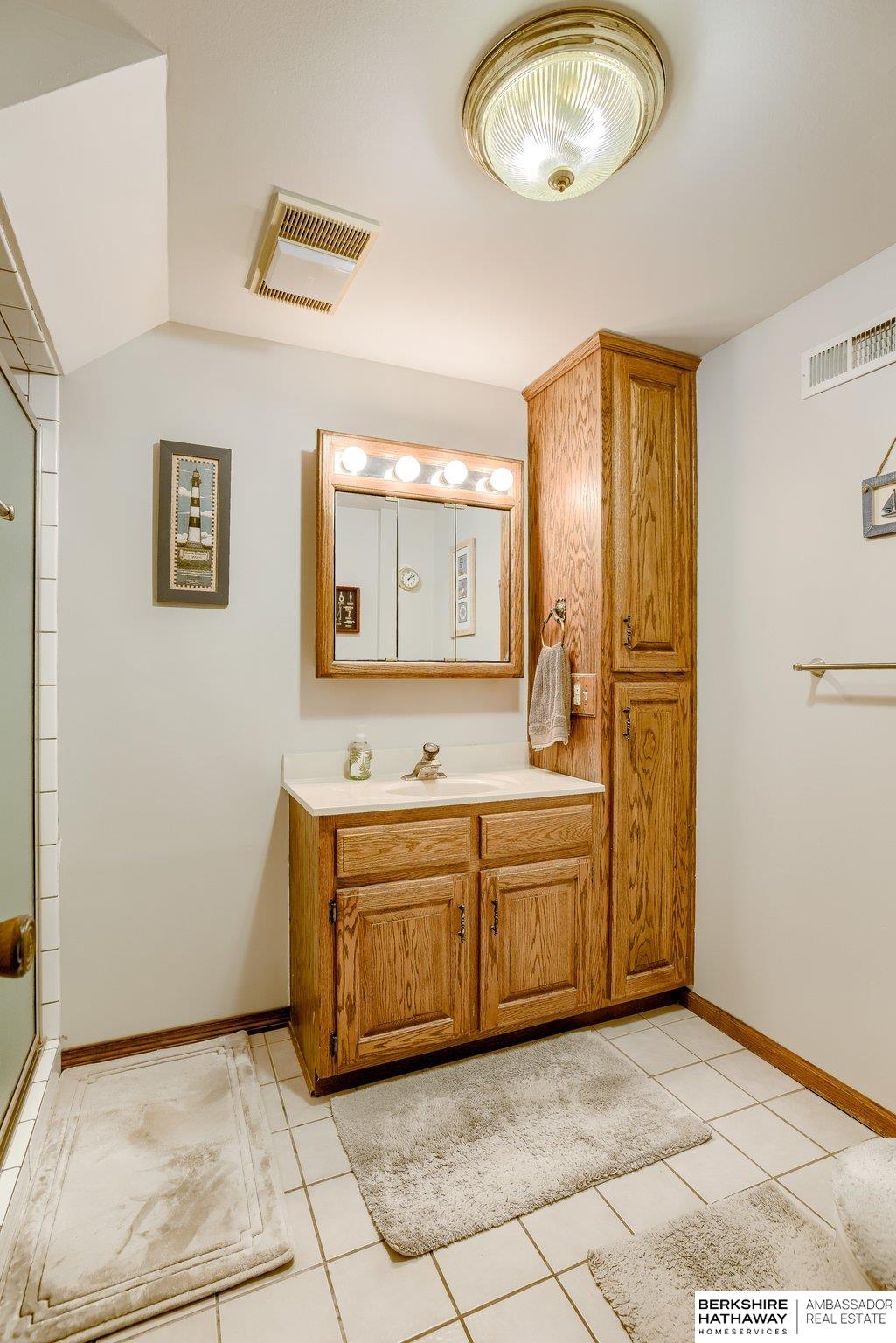 Springfield, Nebraska 68059, United States, 3 Bedrooms Bedrooms, ,2 BathroomsBathrooms,Residential,Pending,151850