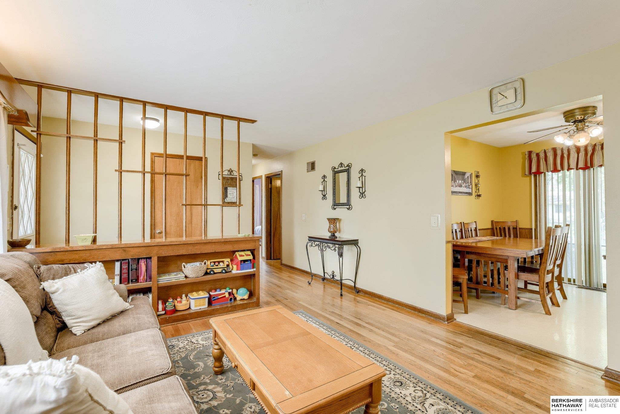 Springfield, Nebraska 68059, United States, 3 Bedrooms Bedrooms, ,2 BathroomsBathrooms,Residential,Pending,151850