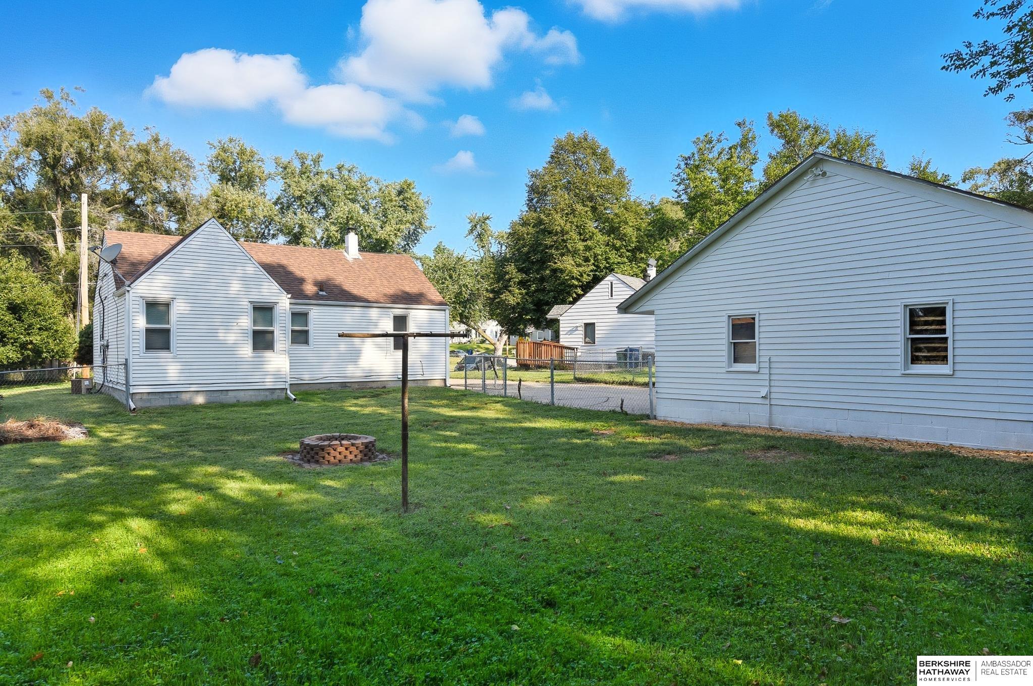 Bellevue, Nebraska 68005, United States, 2 Bedrooms Bedrooms, ,1 BathroomBathrooms,Residential,Active,211316