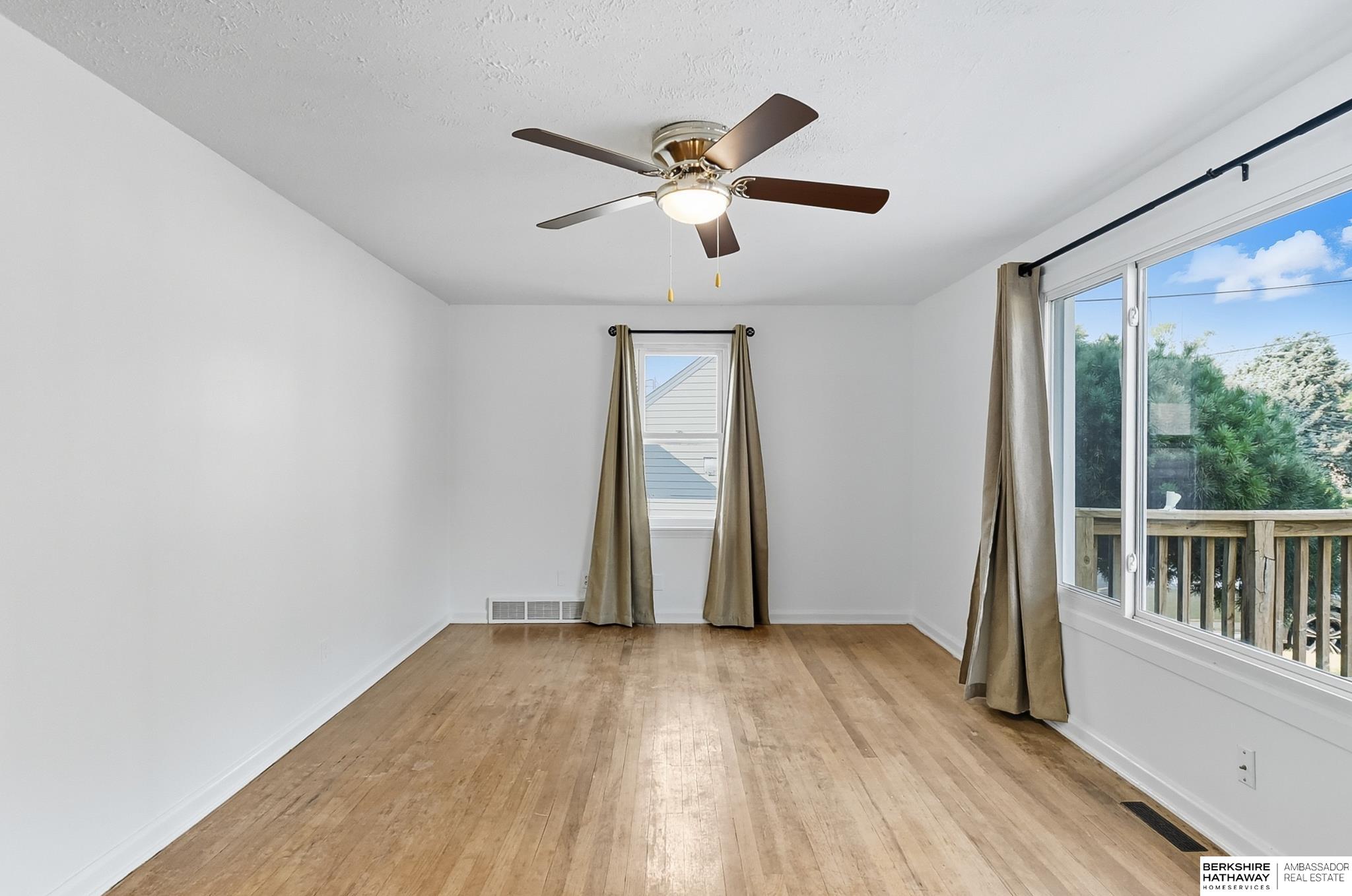 Bellevue, Nebraska 68005, United States, 2 Bedrooms Bedrooms, ,1 BathroomBathrooms,Residential,Active,211316