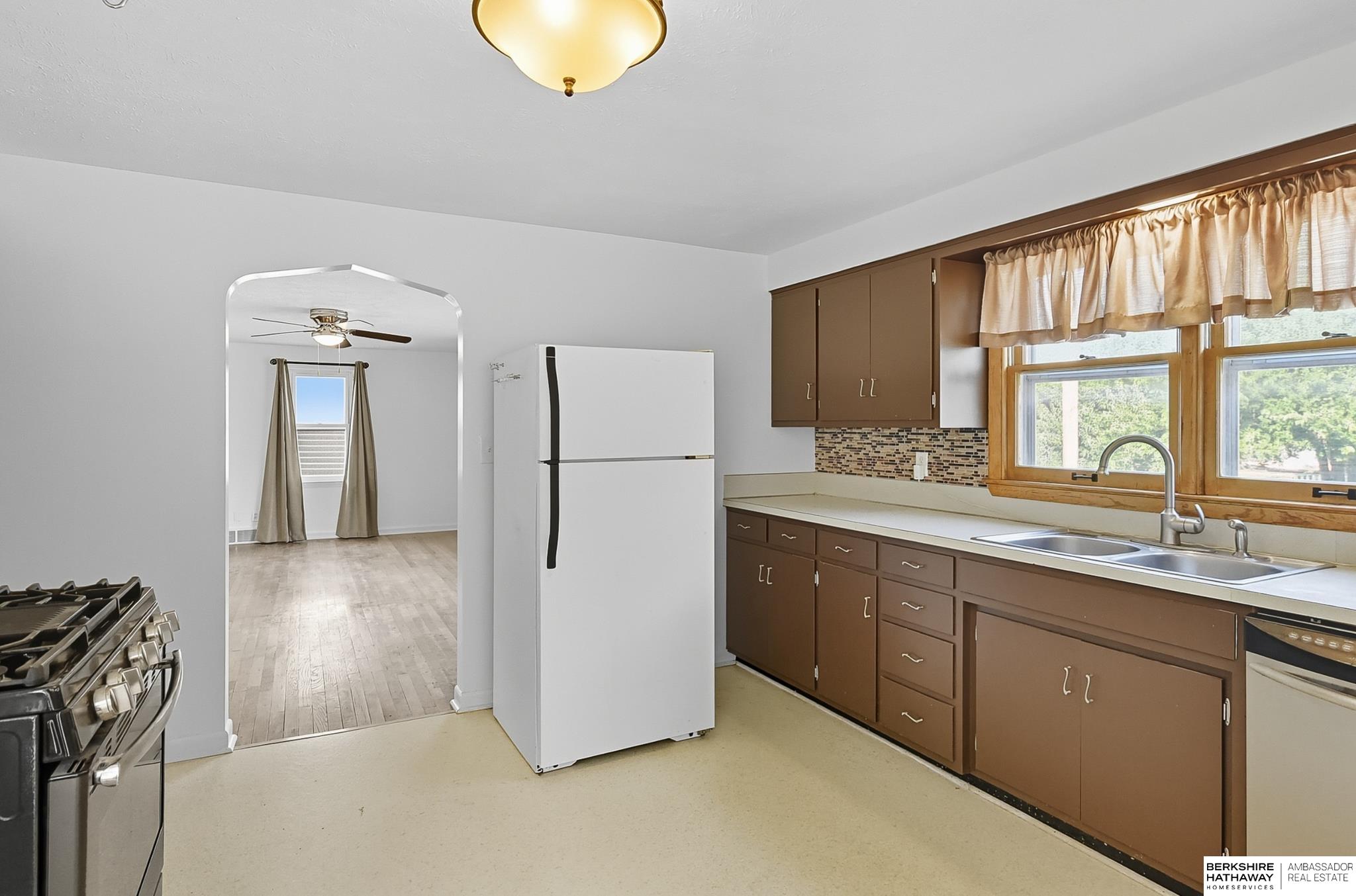 Bellevue, Nebraska 68005, United States, 2 Bedrooms Bedrooms, ,1 BathroomBathrooms,Residential,Active,211316