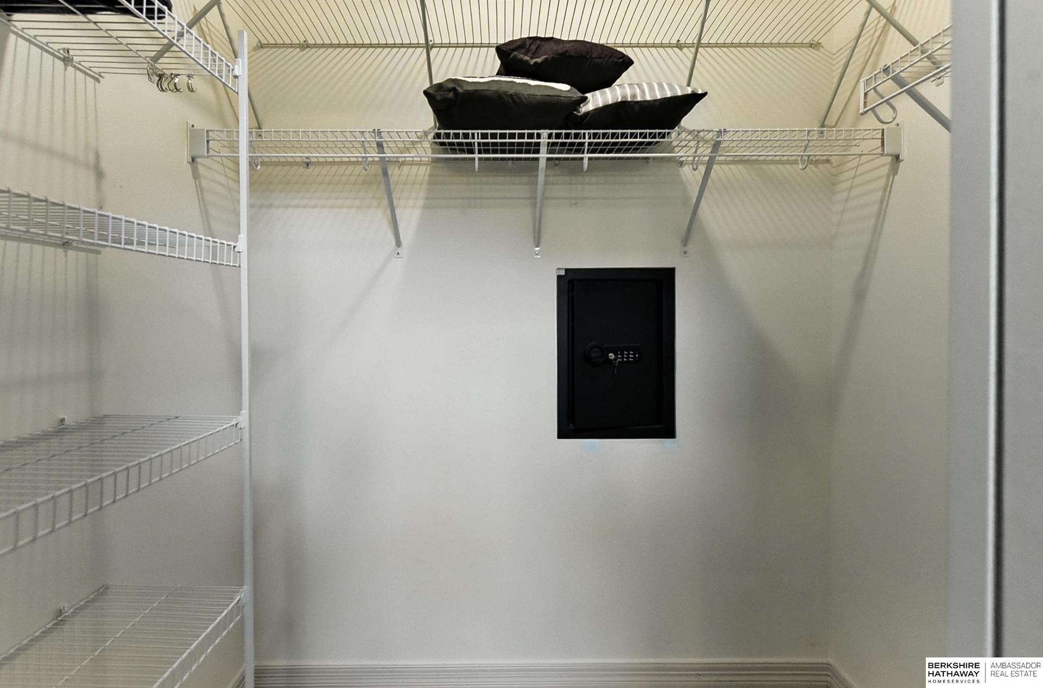 Omaha, Nebraska 68136, United States, 3 Bedrooms Bedrooms, ,3 BathroomsBathrooms,Residential,Active,248059