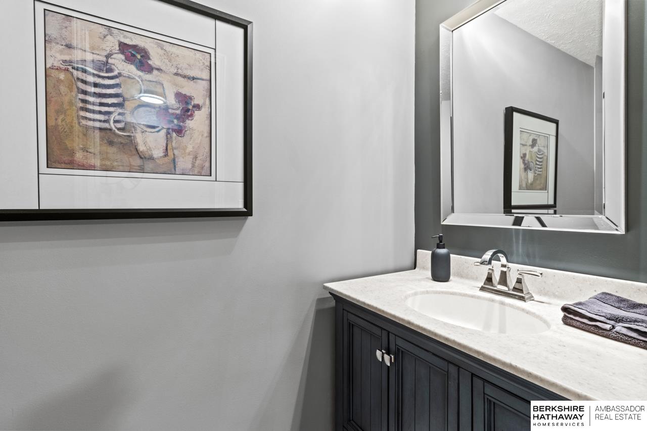 Lincoln, Nebraska 68512, United States, 3 Bedrooms Bedrooms, ,2 BathroomsBathrooms,Residential,Active,241555