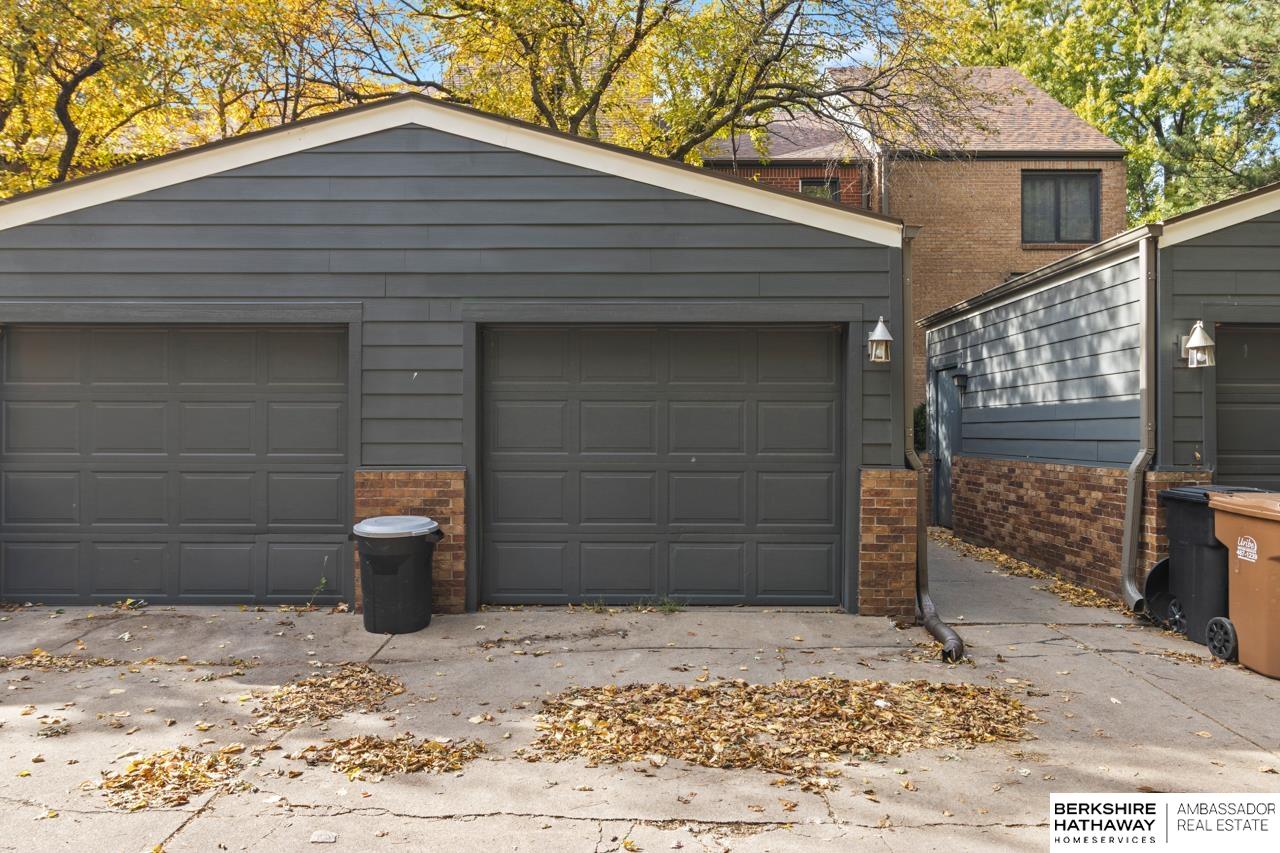 Lincoln, Nebraska 68512, United States, 3 Bedrooms Bedrooms, ,2 BathroomsBathrooms,Residential,Active,241555