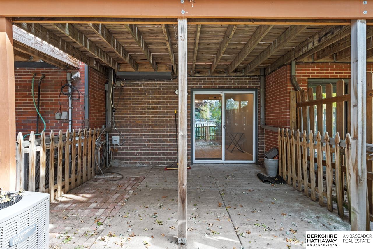 Lincoln, Nebraska 68512, United States, 3 Bedrooms Bedrooms, ,2 BathroomsBathrooms,Residential,Active,241555