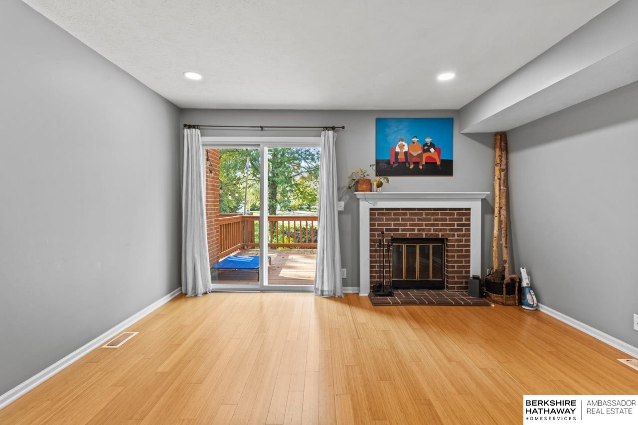 Lincoln, Nebraska 68512, United States, 3 Bedrooms Bedrooms, ,2 BathroomsBathrooms,Residential,Active,241555