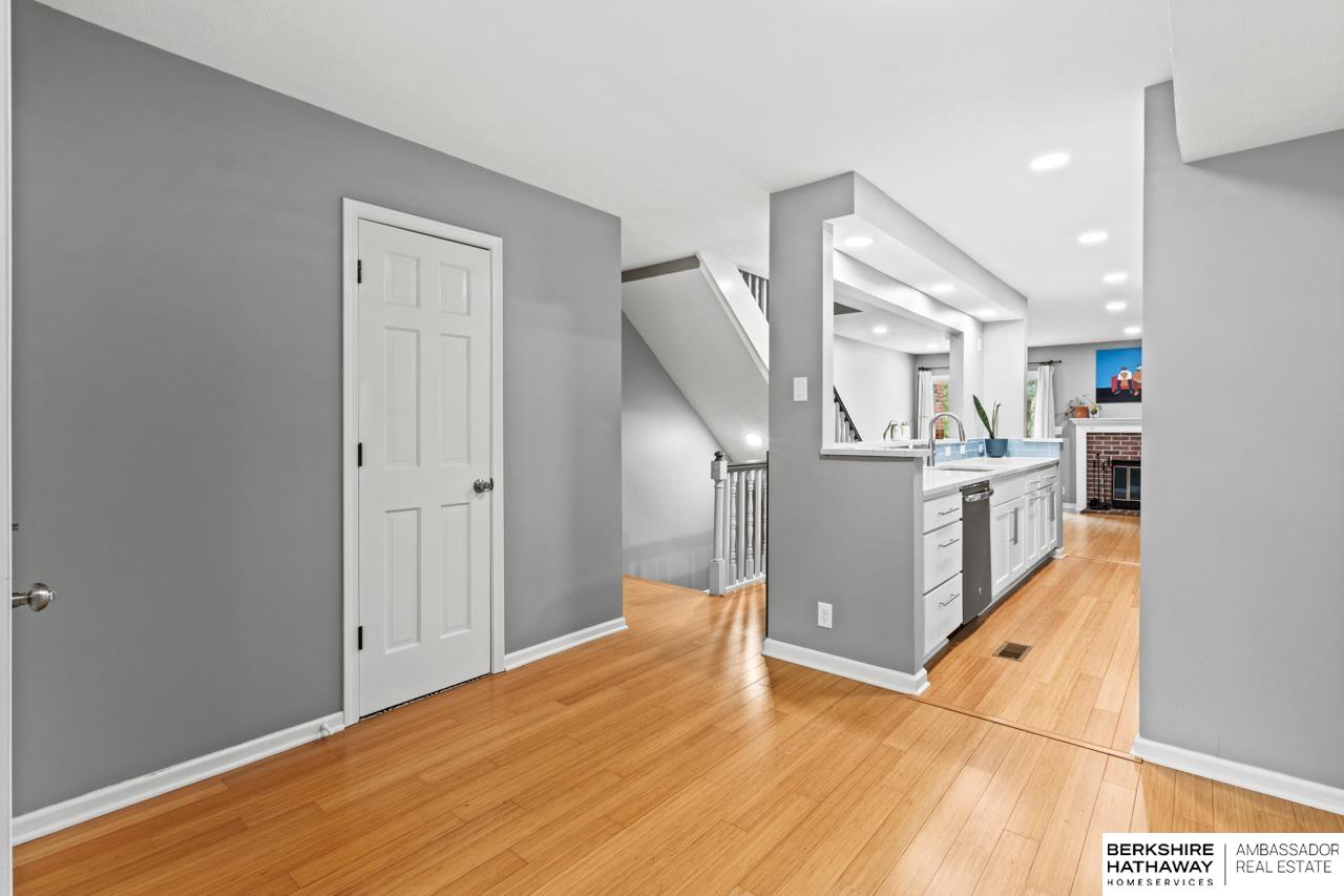 Lincoln, Nebraska 68512, United States, 3 Bedrooms Bedrooms, ,2 BathroomsBathrooms,Residential,Active,241555