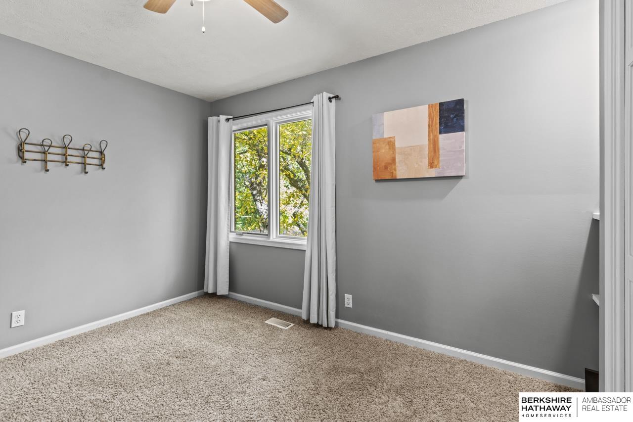 Lincoln, Nebraska 68512, United States, 3 Bedrooms Bedrooms, ,2 BathroomsBathrooms,Residential,Active,241555