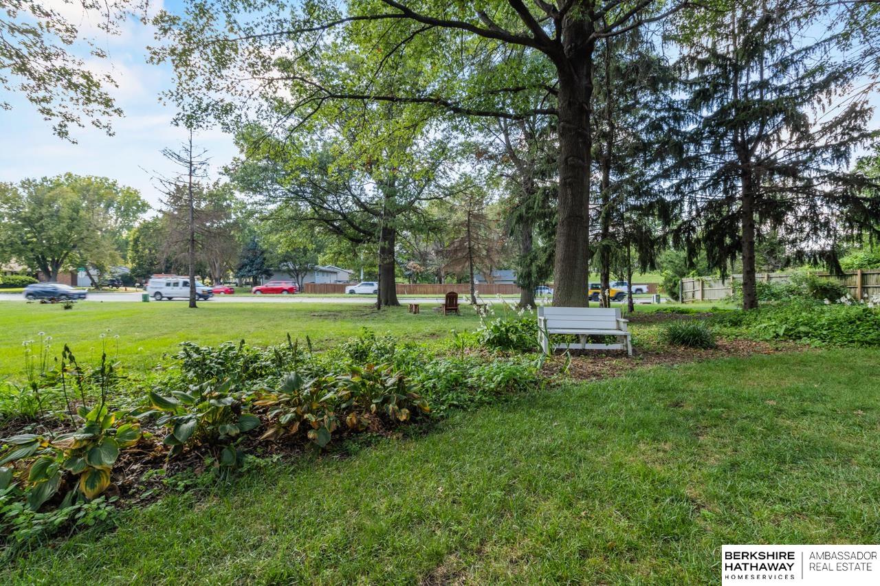 Lincoln, Nebraska 68512, United States, 3 Bedrooms Bedrooms, ,2 BathroomsBathrooms,Residential,Active,241555