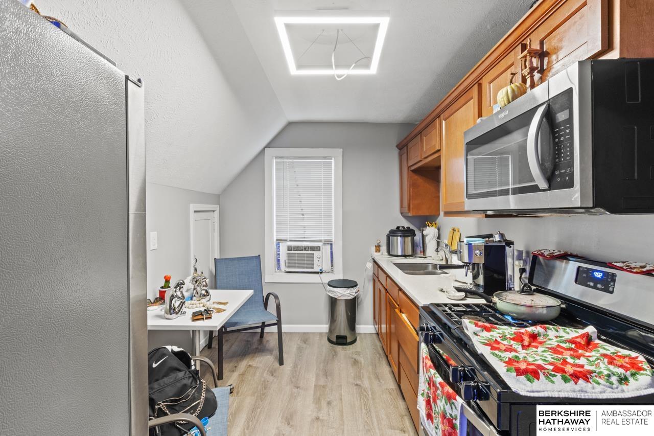 Omaha, Nebraska 68108, United States, 5 Bedrooms Bedrooms, ,3 BathroomsBathrooms,Residential,Active,201621