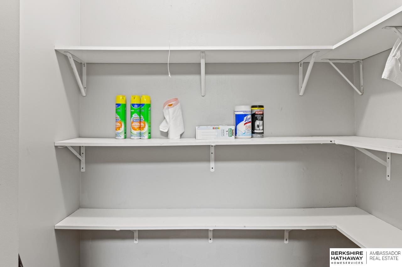 Omaha, Nebraska 68108, United States, 5 Bedrooms Bedrooms, ,3 BathroomsBathrooms,Residential,Active,201621