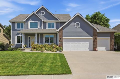 Photo of 19516 Farnam Street, Omaha, NE 68022 (MLS # 22619220)