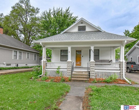 Photo of 825 S 34th Street, Lincoln, NE 68510 (MLS # 22615539)