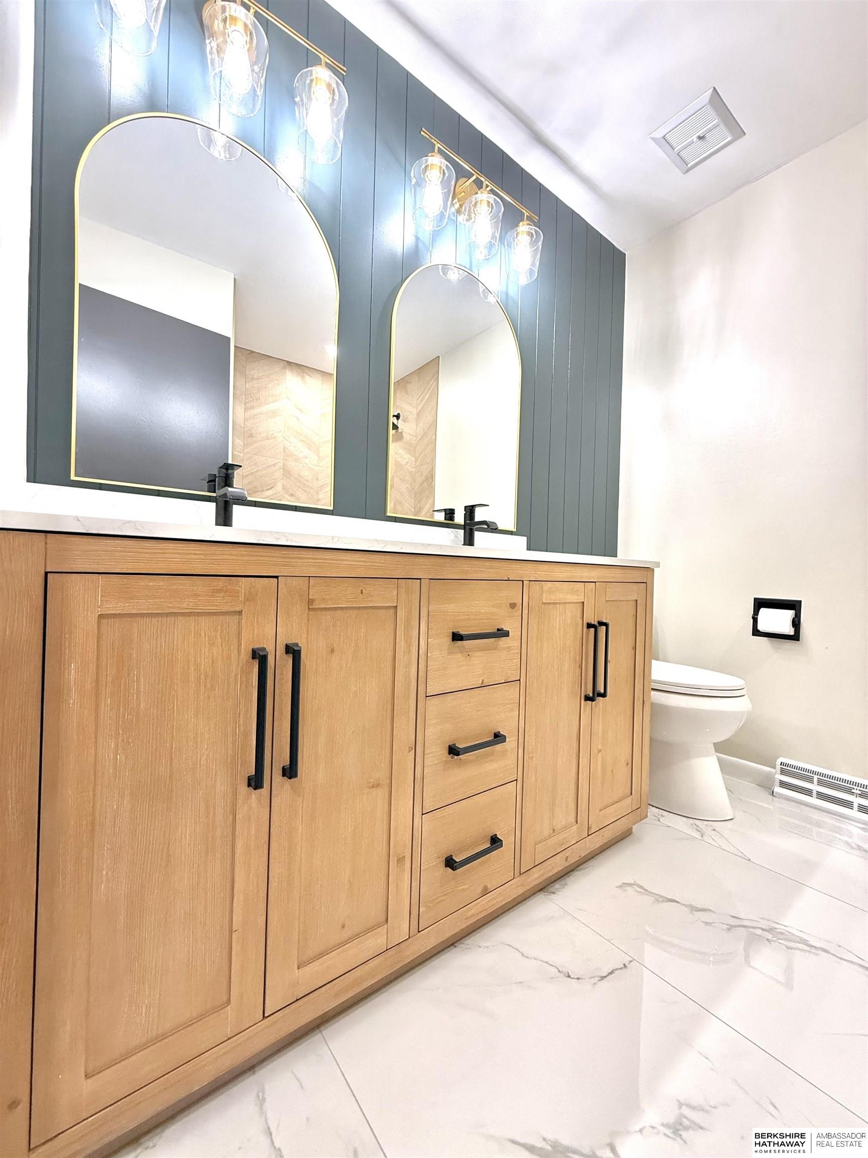 Council Bluffs, Iowa 51503, United States, 5 Bedrooms Bedrooms, ,4 BathroomsBathrooms,Residential,Active,197613