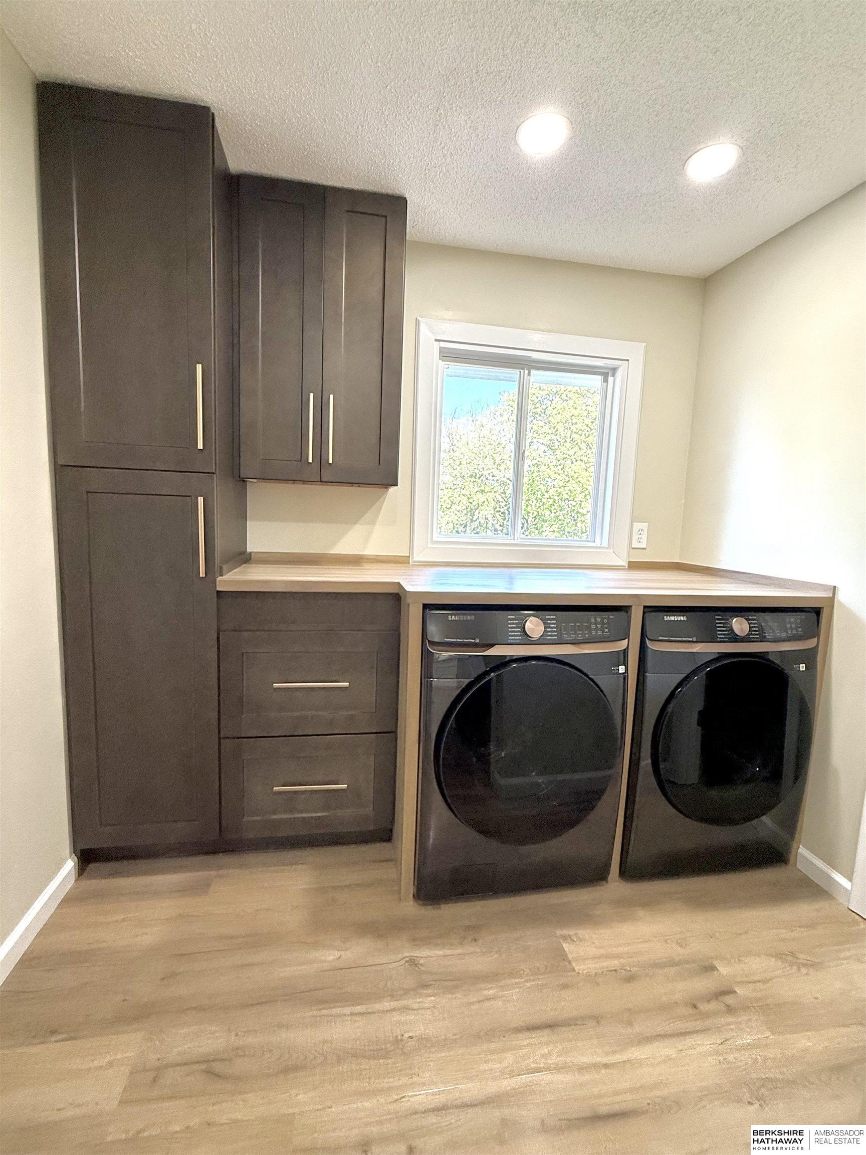 Council Bluffs, Iowa 51503, United States, 5 Bedrooms Bedrooms, ,4 BathroomsBathrooms,Residential,Active,197613